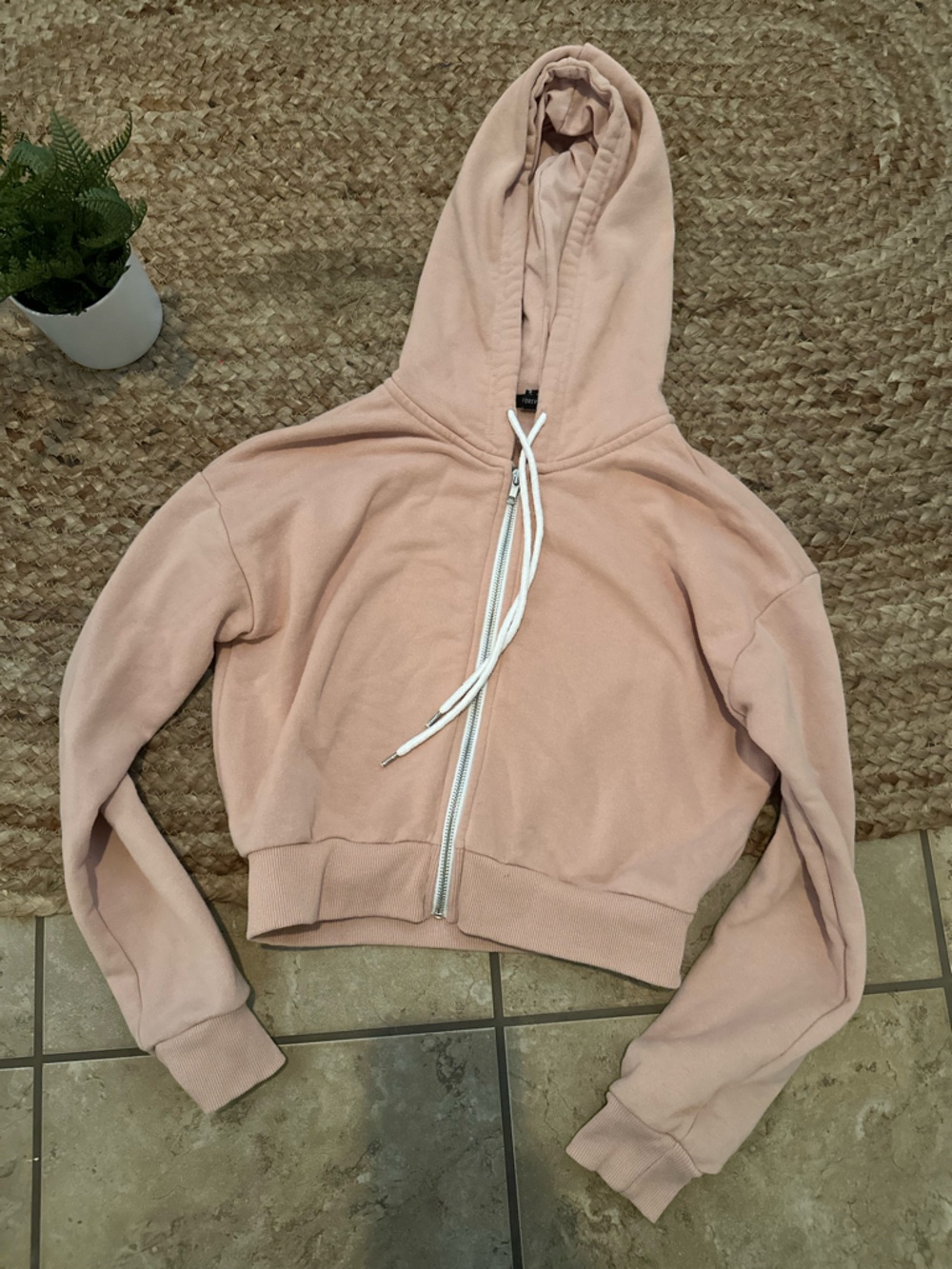 CROPPED HOODIE